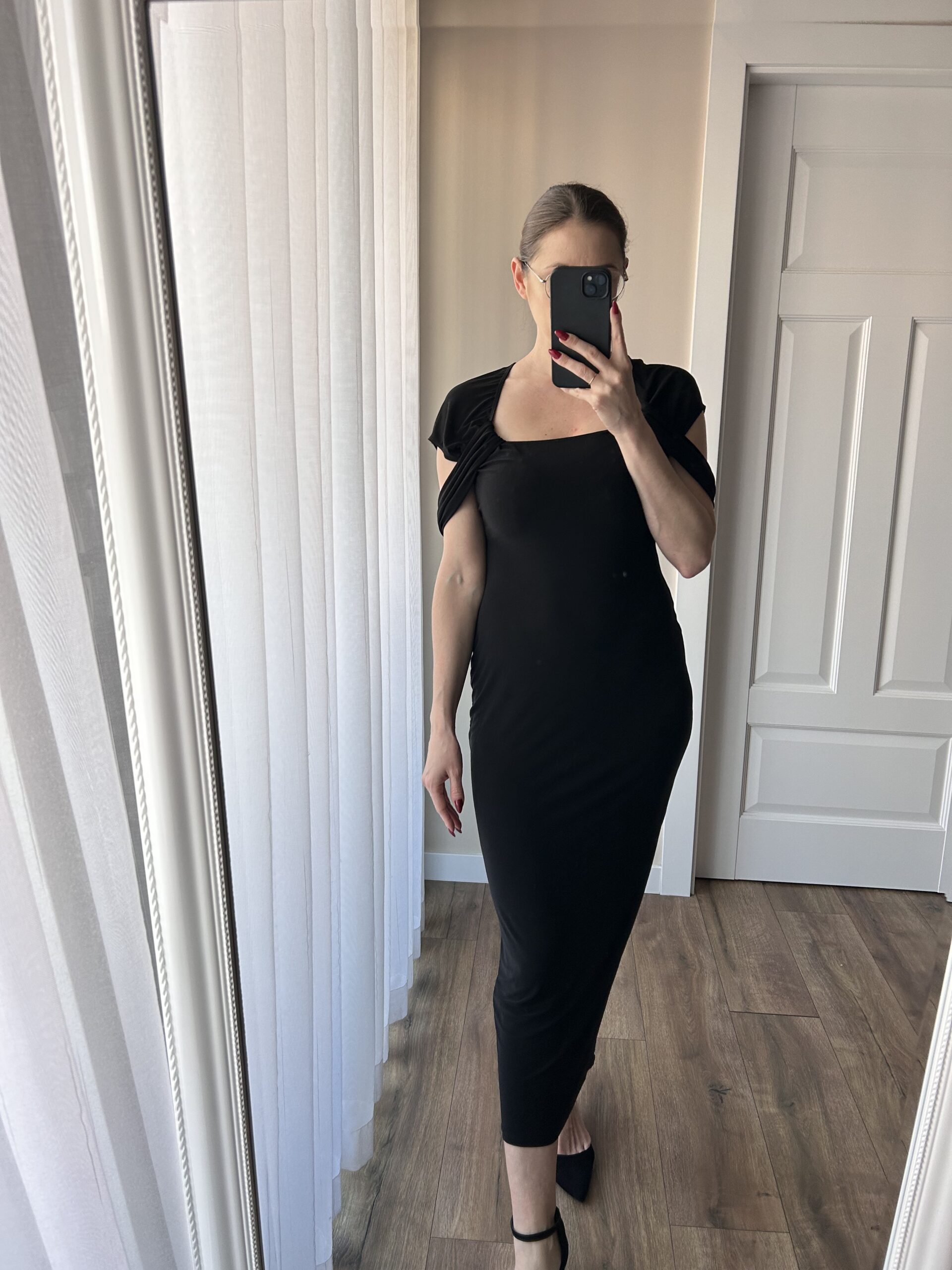 Czarna dopasowana sukienka na krótki rękaw 38 M ASOS