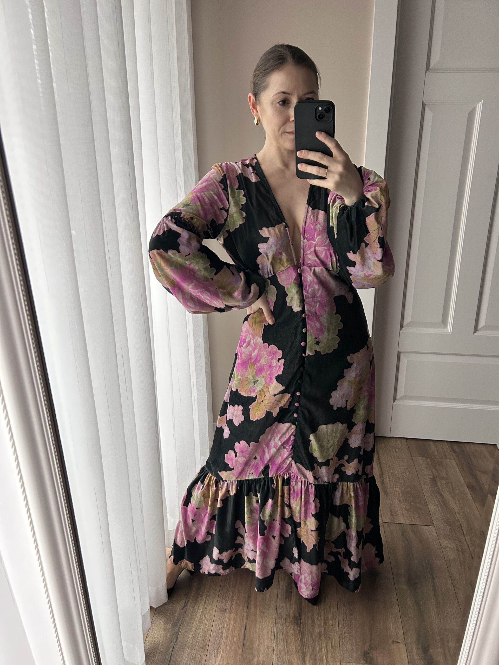 Czarna welurowa długa sukienka w kwiaty 38 M 40 L Nasty Gal